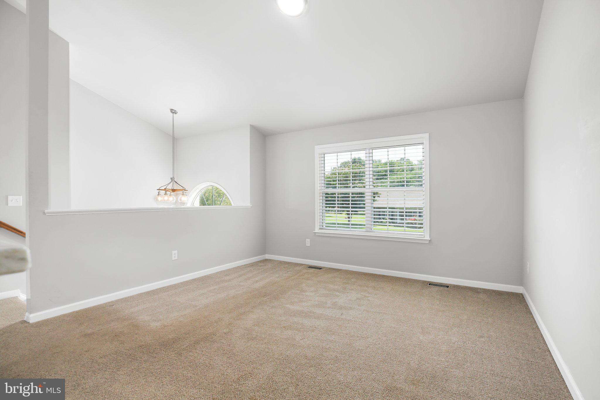 125 Dorsey Ln