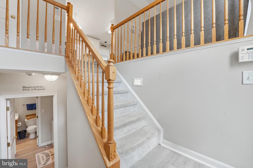 219 HOLLYSIDE DRIVE