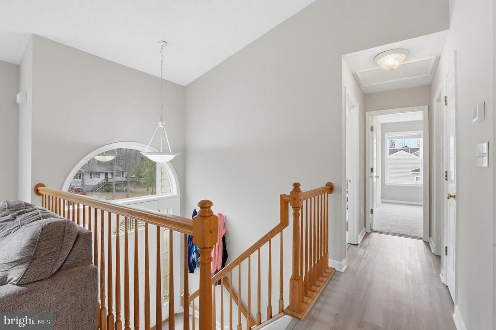 219 HOLLYSIDE DRIVE