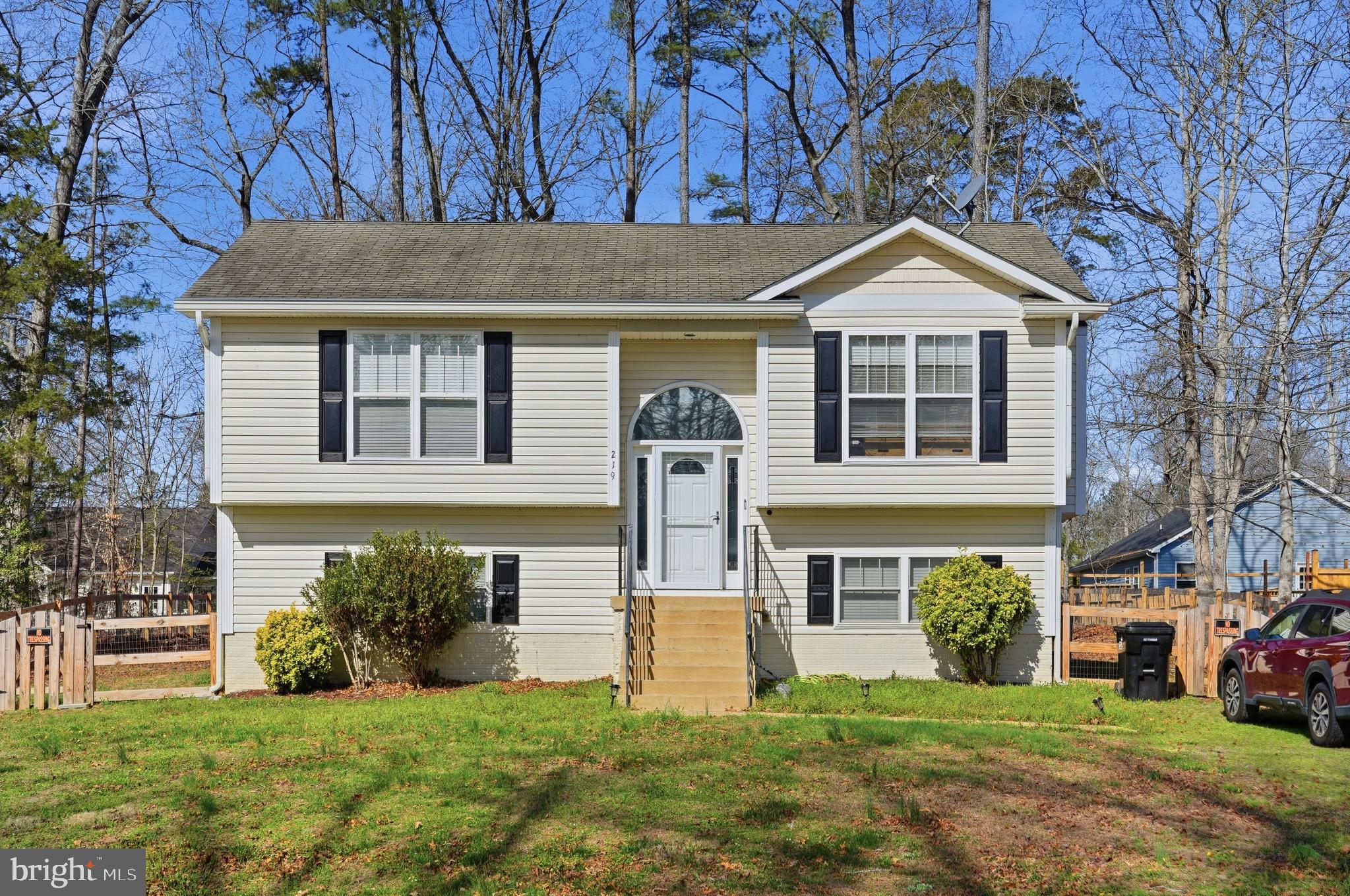 219 HOLLYSIDE DRIVE