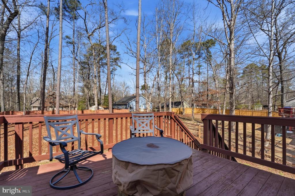 219 HOLLYSIDE DRIVE