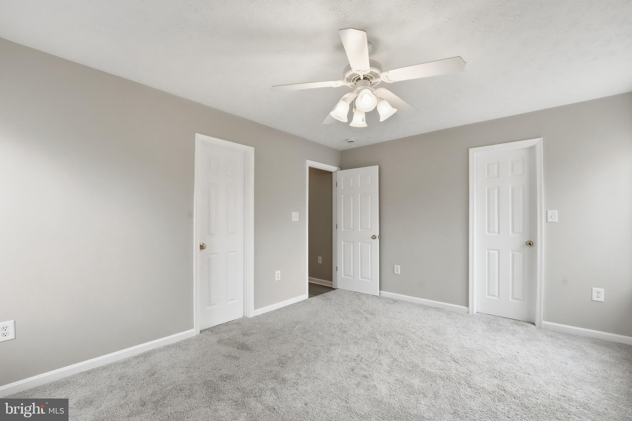 219 HOLLYSIDE DRIVE