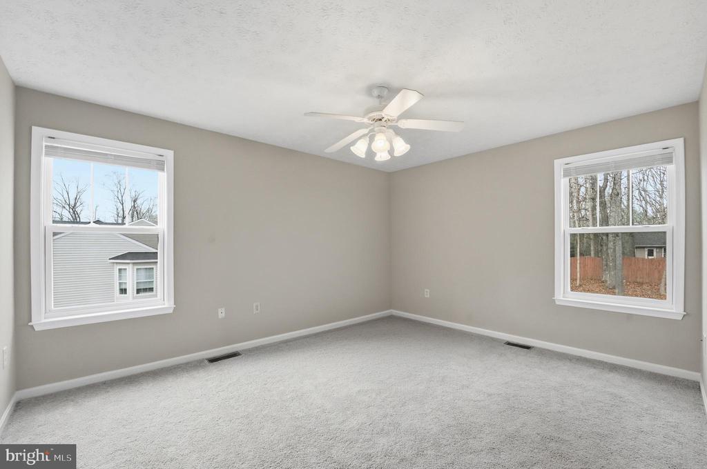219 HOLLYSIDE DRIVE