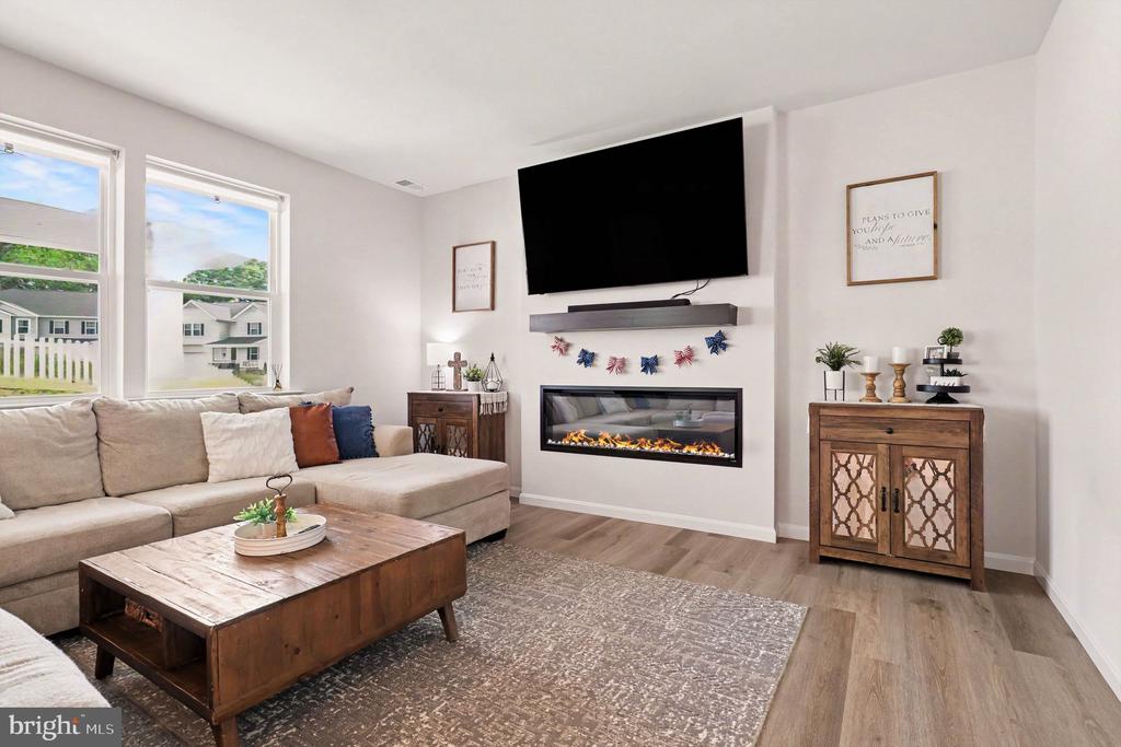 7123 BRAXTON COURT
