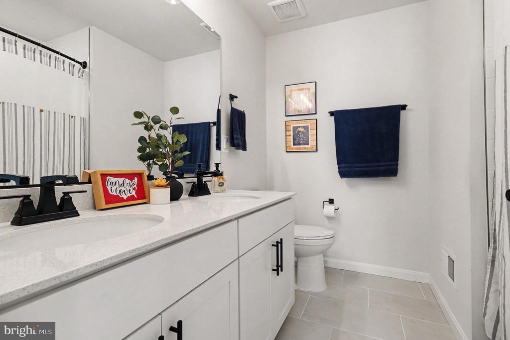 7123 BRAXTON COURT