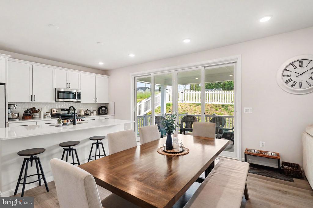 7123 BRAXTON COURT