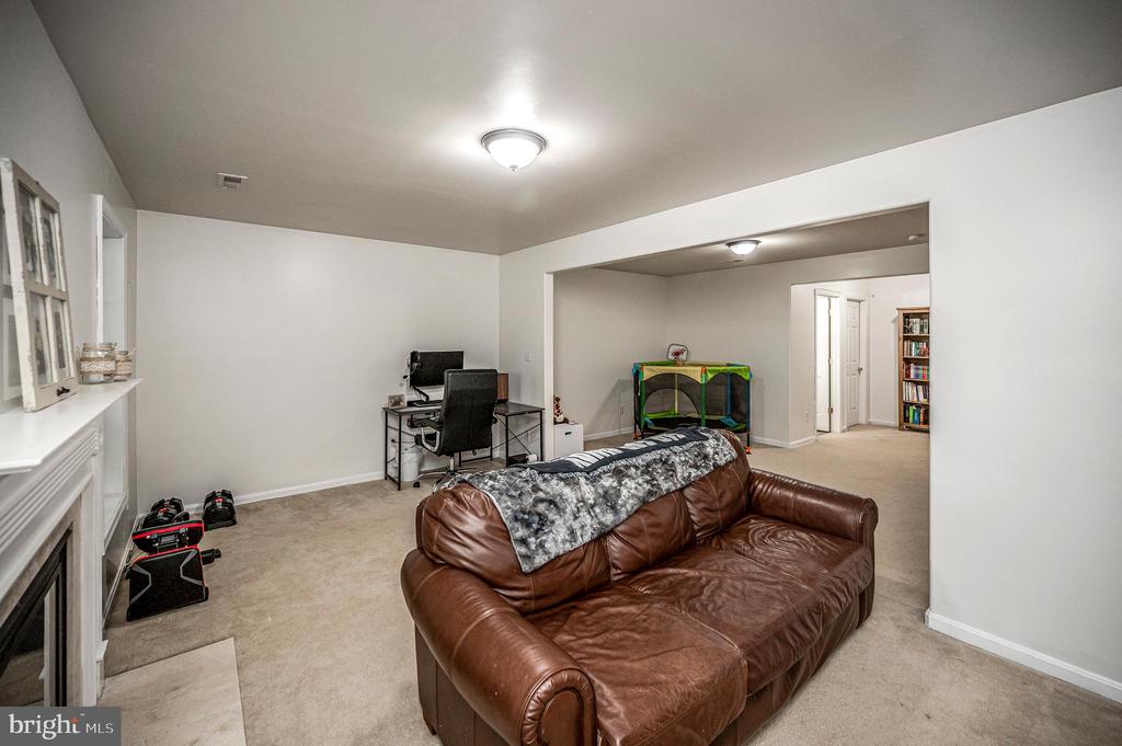 23044 SIR BARTON COURT