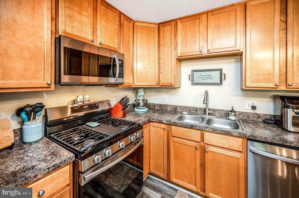 23044 SIR BARTON COURT