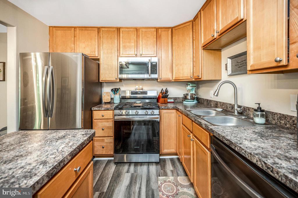 23044 SIR BARTON COURT