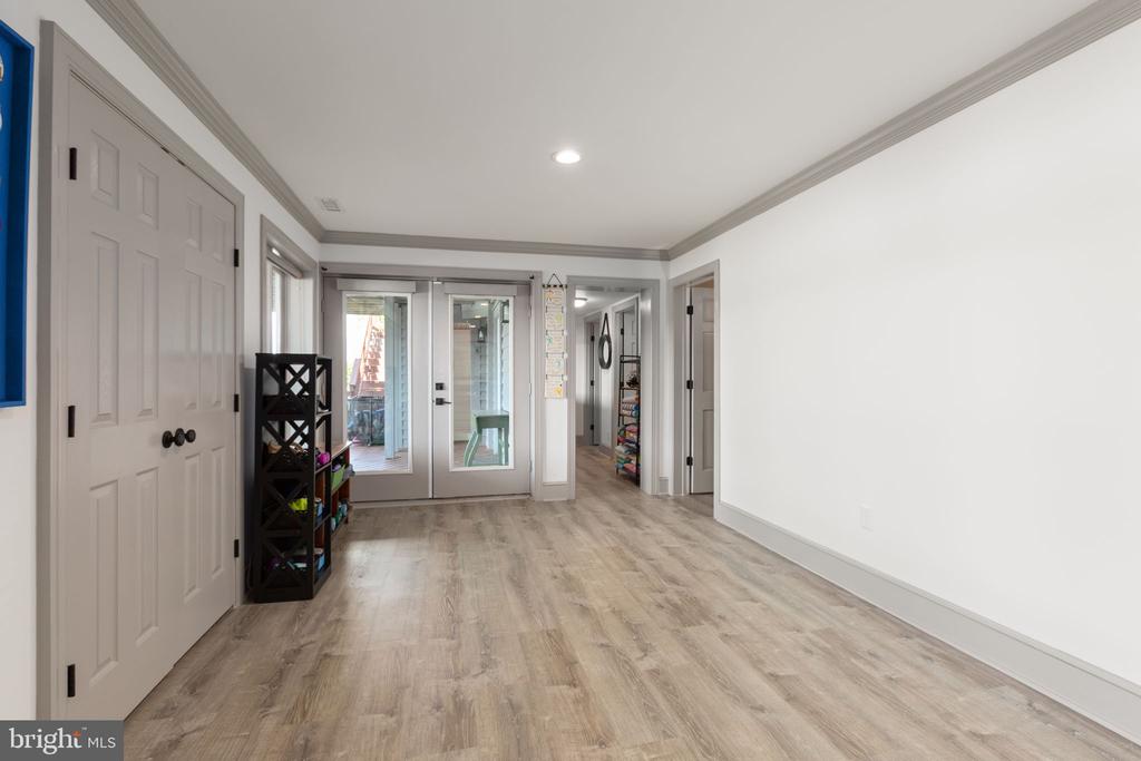 12 MAHON CIRCLE