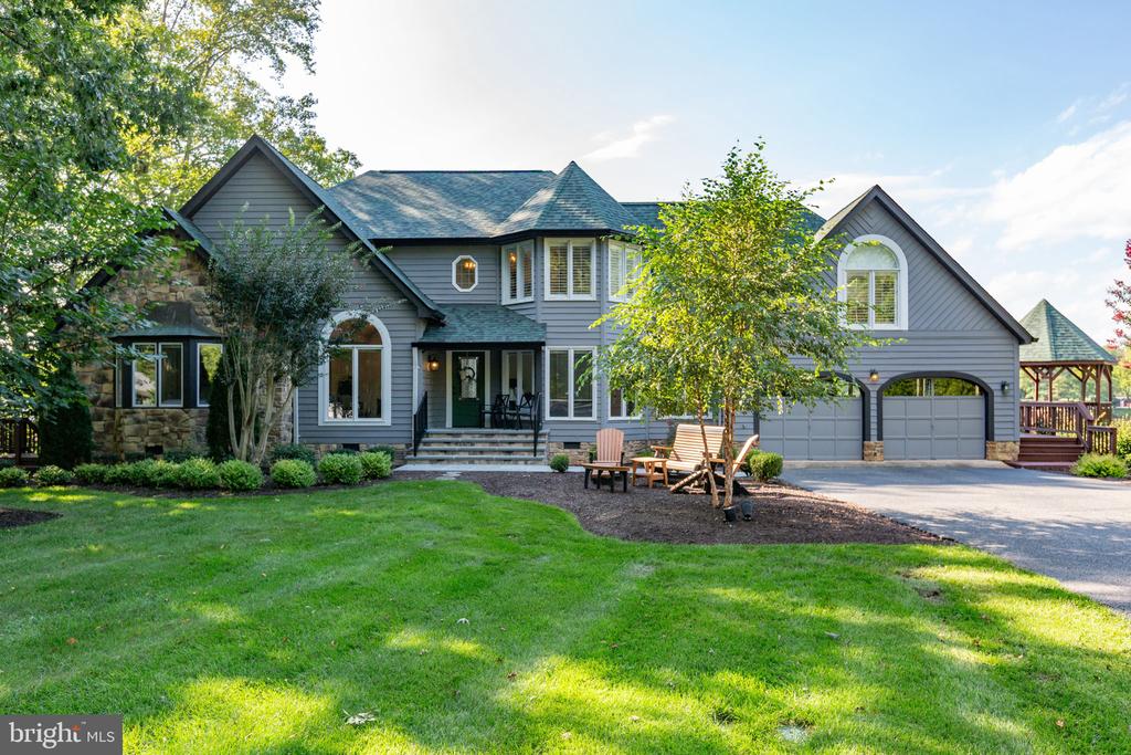 12 MAHON CIRCLE