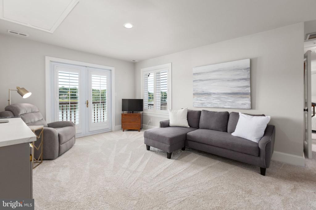 12 MAHON CIRCLE