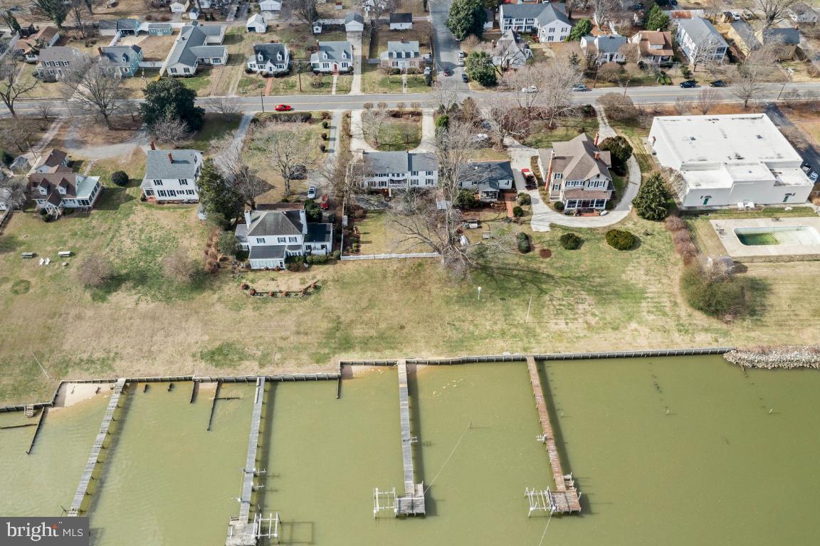 704 S Water LANE