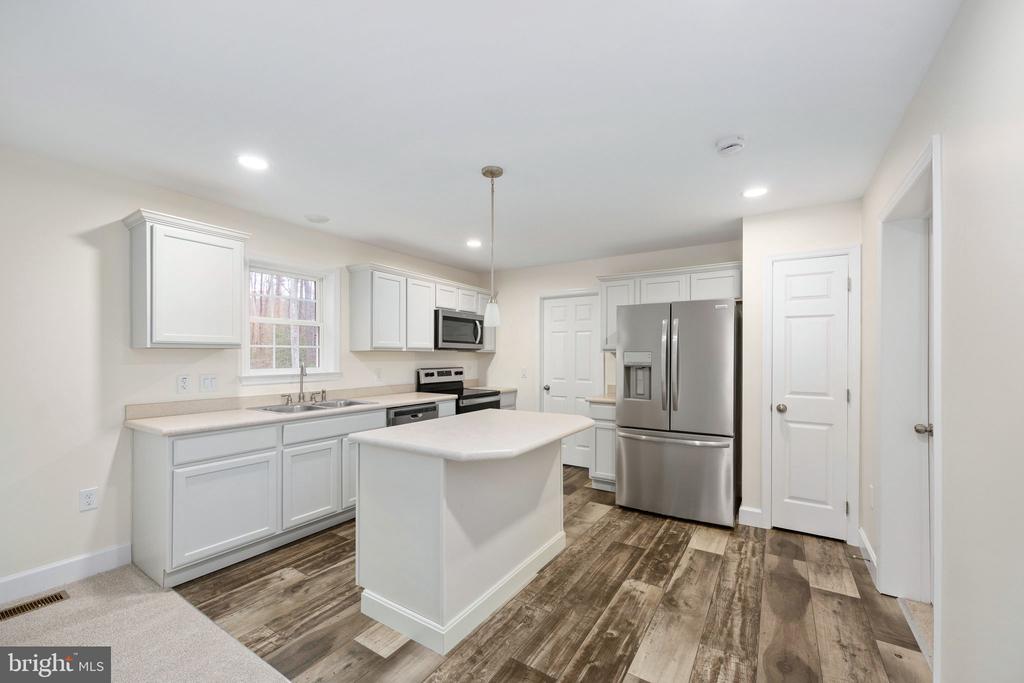 300 RIVER OAKS ROAD