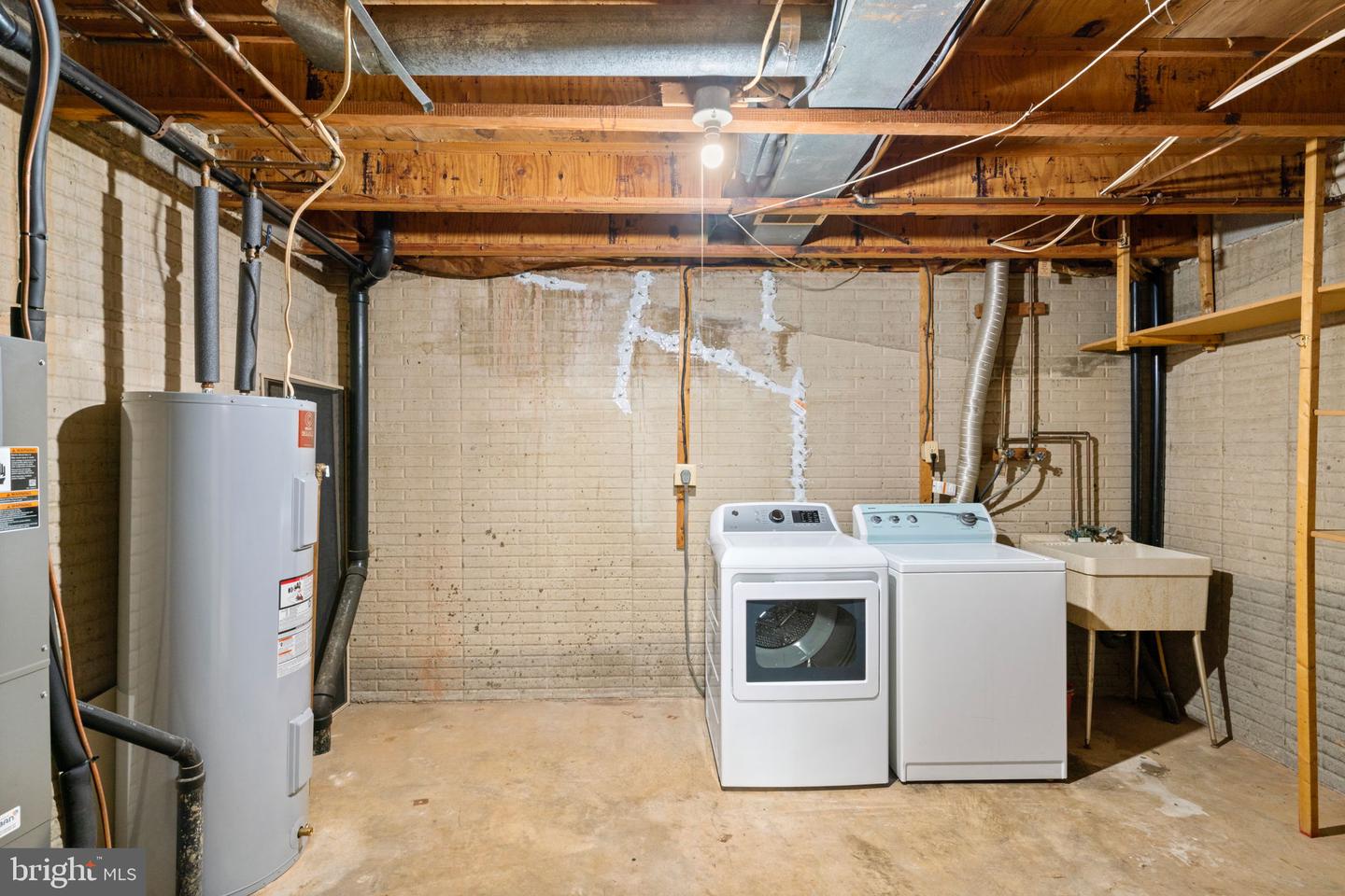 103 Great Falls STREET Unit: 13