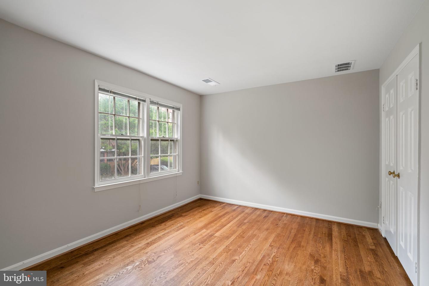 103 Great Falls STREET Unit: 13
