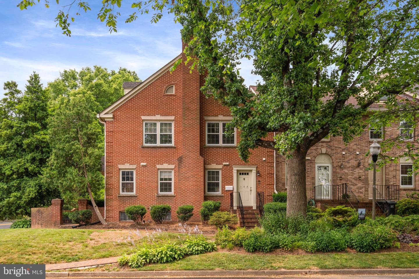 103 Great Falls STREET Unit: 13