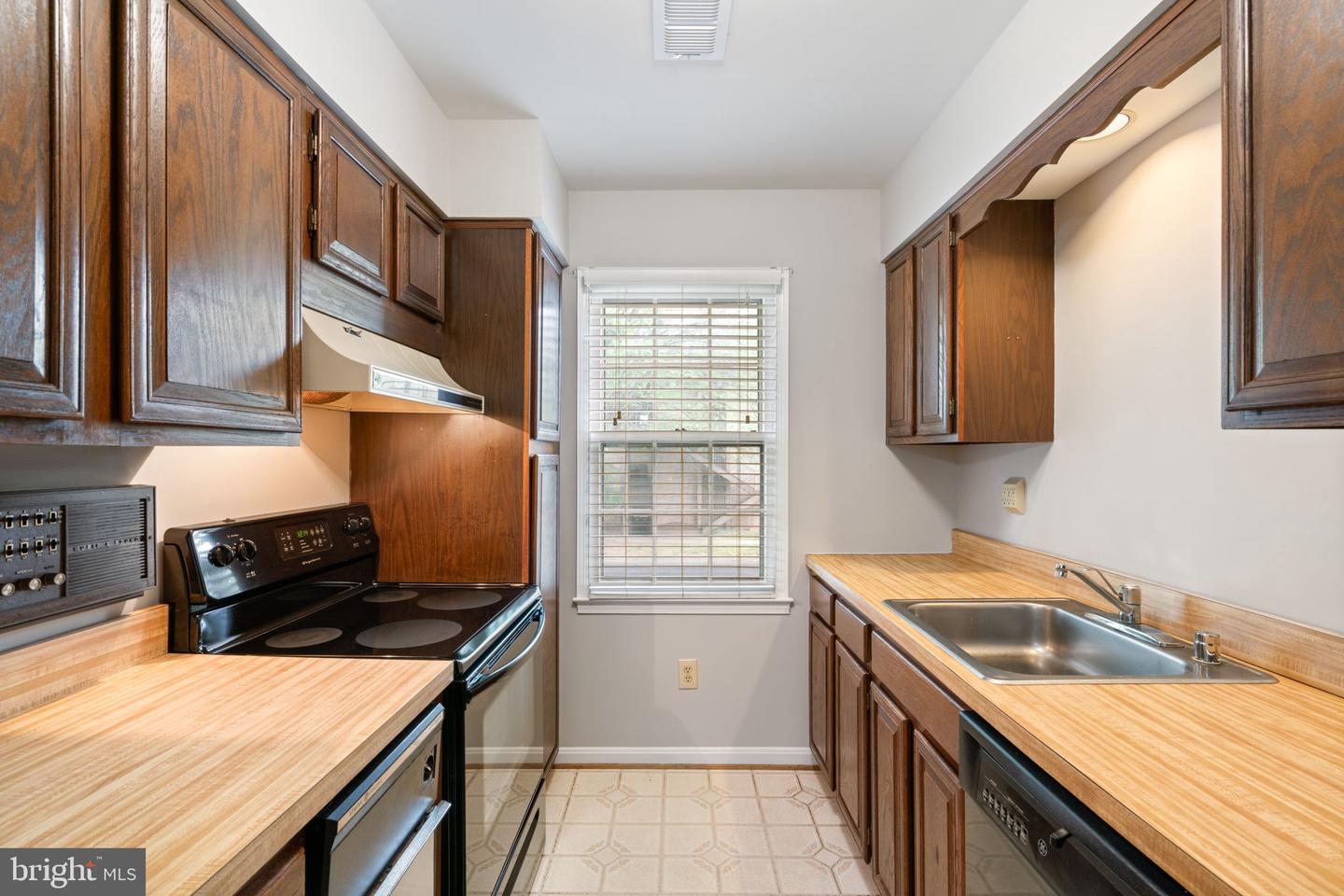 103 Great Falls STREET Unit: 13