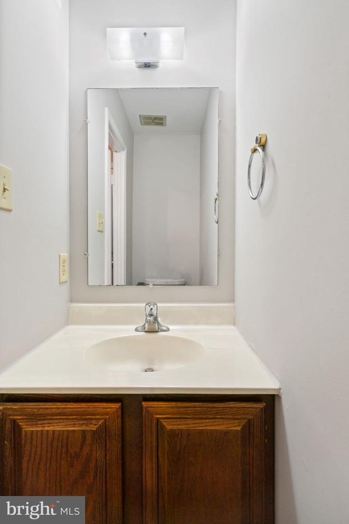 103 Great Falls STREET Unit: 13