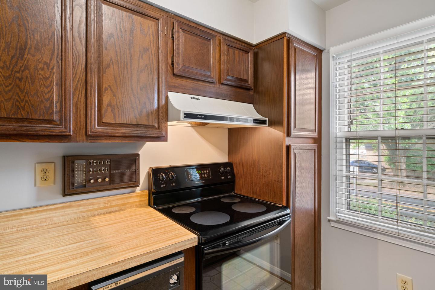 103 Great Falls STREET Unit: 13