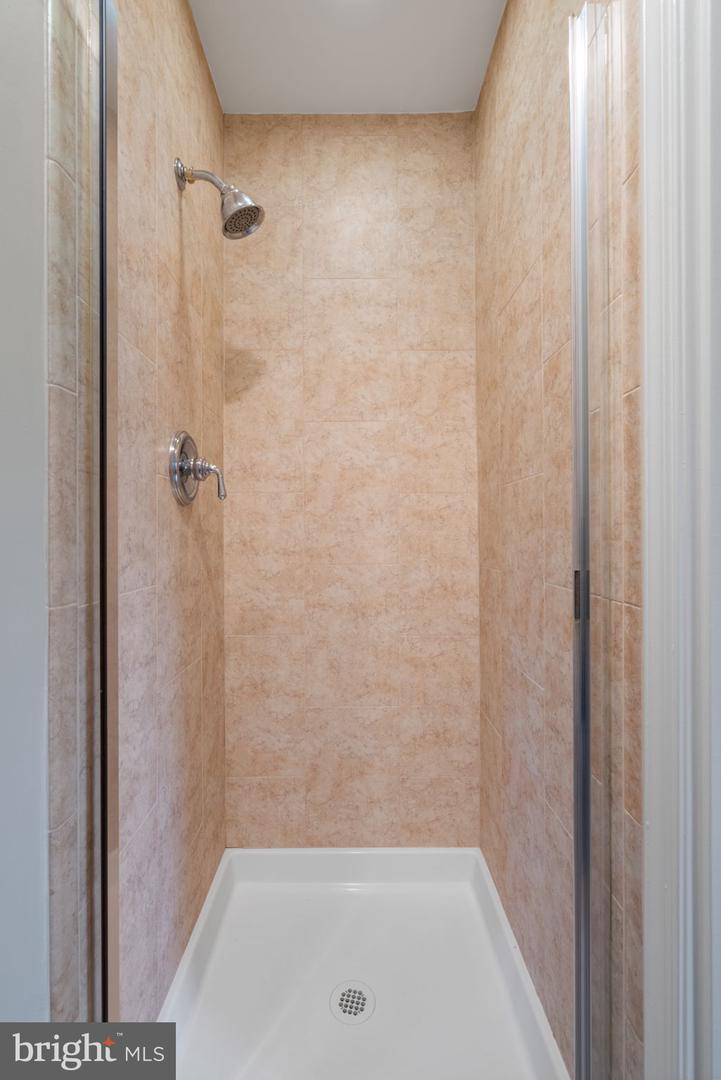 103 Great Falls STREET Unit: 13