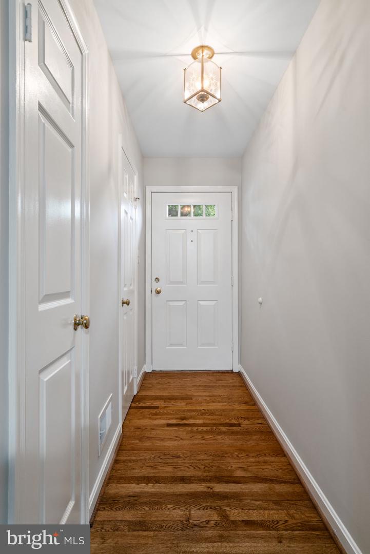 103 Great Falls STREET Unit: 13