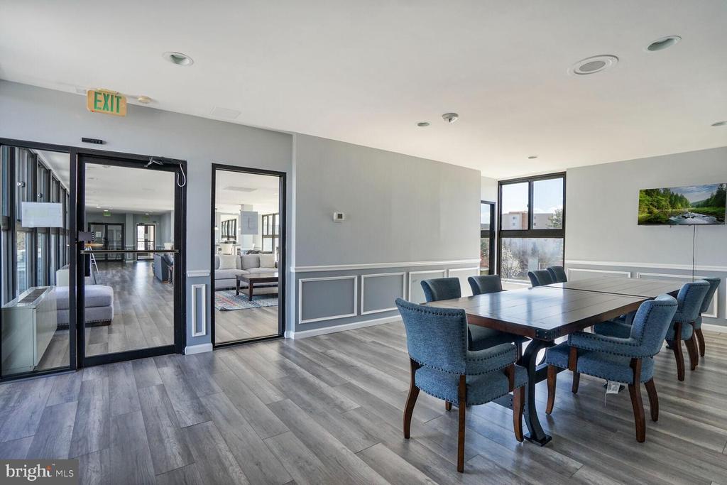 600 Roosevelt Blvd #412