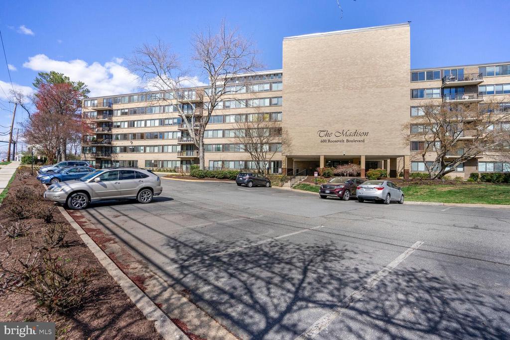 600 Roosevelt Blvd #412