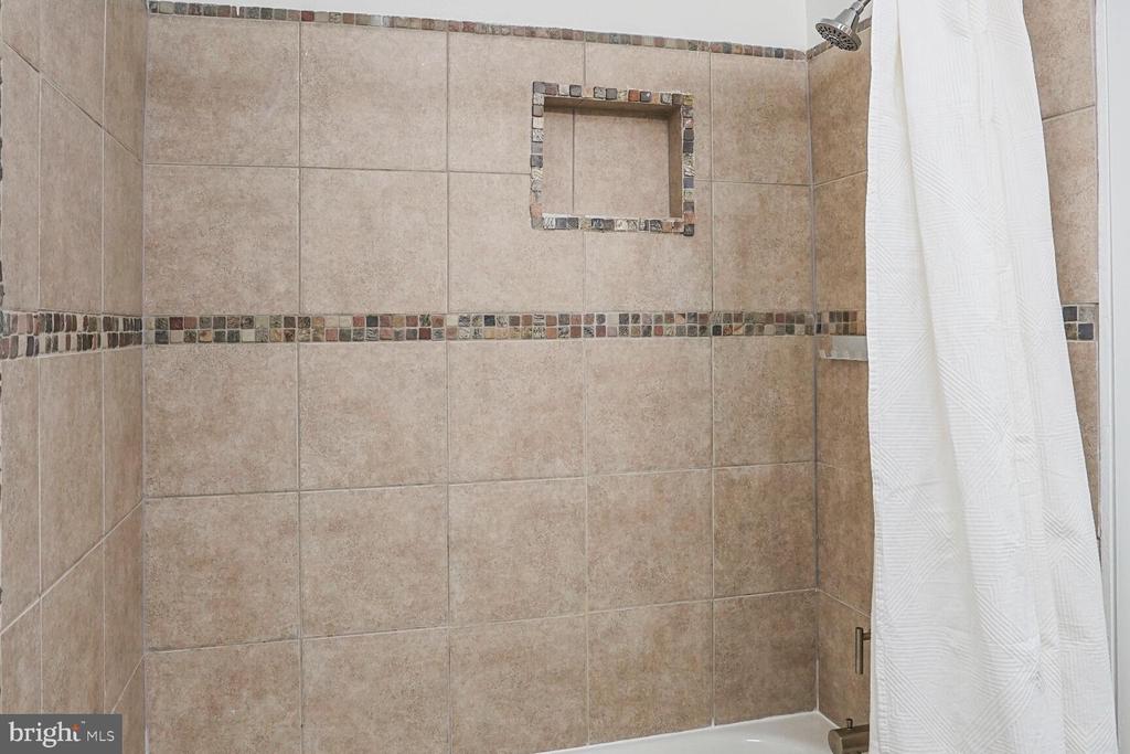 600 Roosevelt Blvd #412