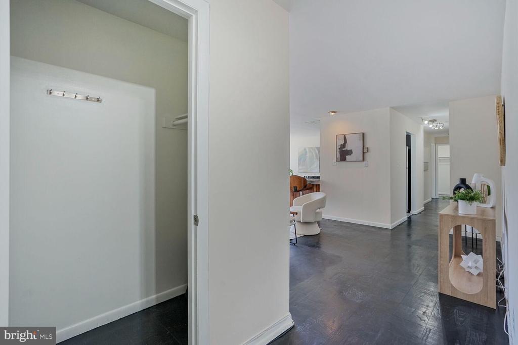 600 Roosevelt Blvd #412