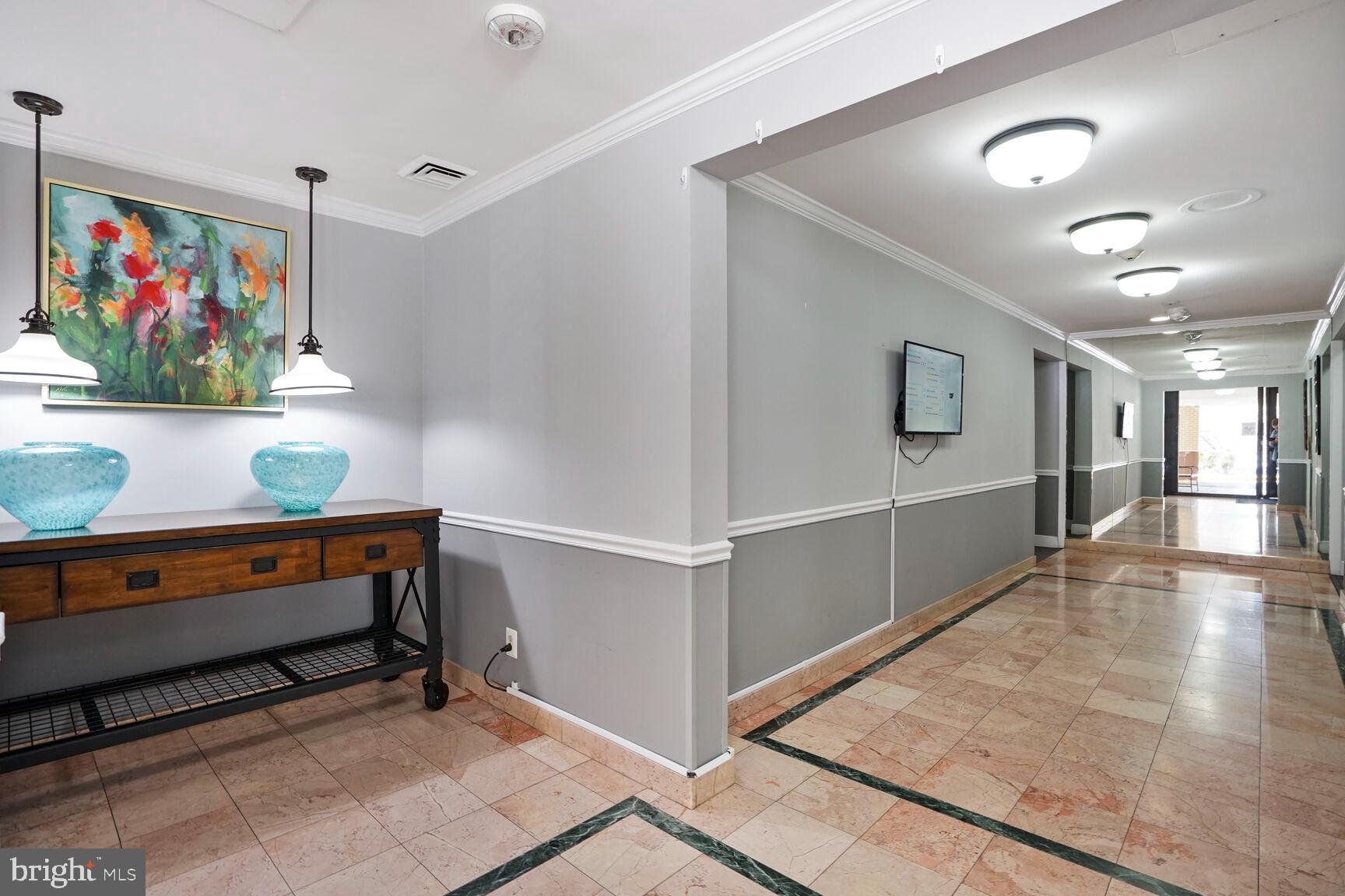 600 Roosevelt Blvd #412