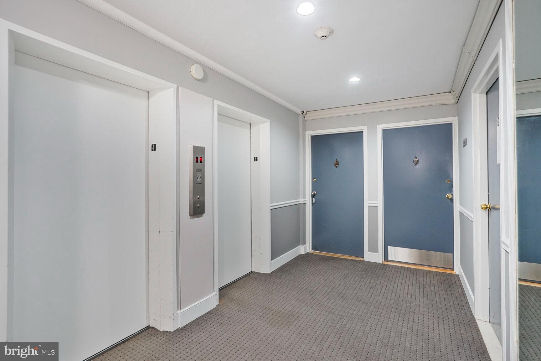 600 Roosevelt Blvd #412
