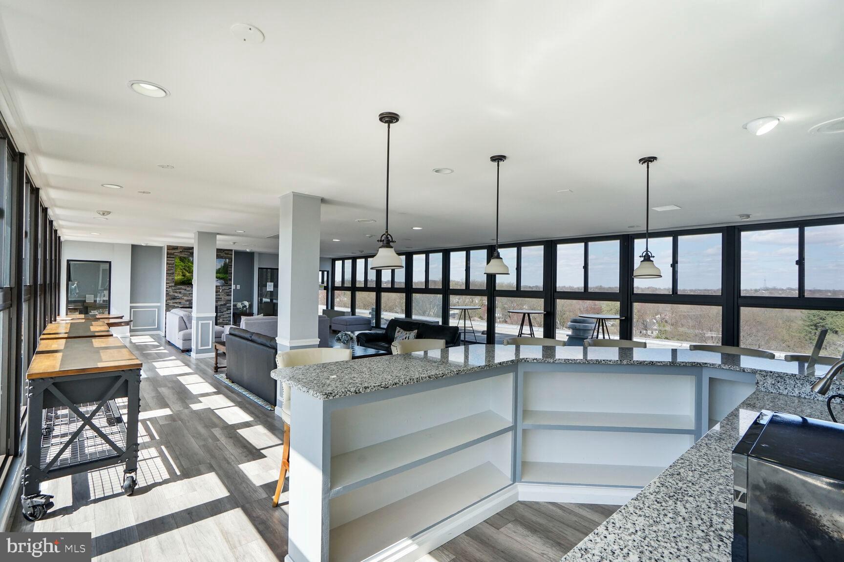 600 Roosevelt Blvd #412