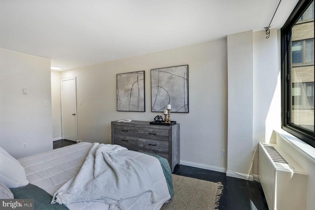 600 Roosevelt Blvd #412