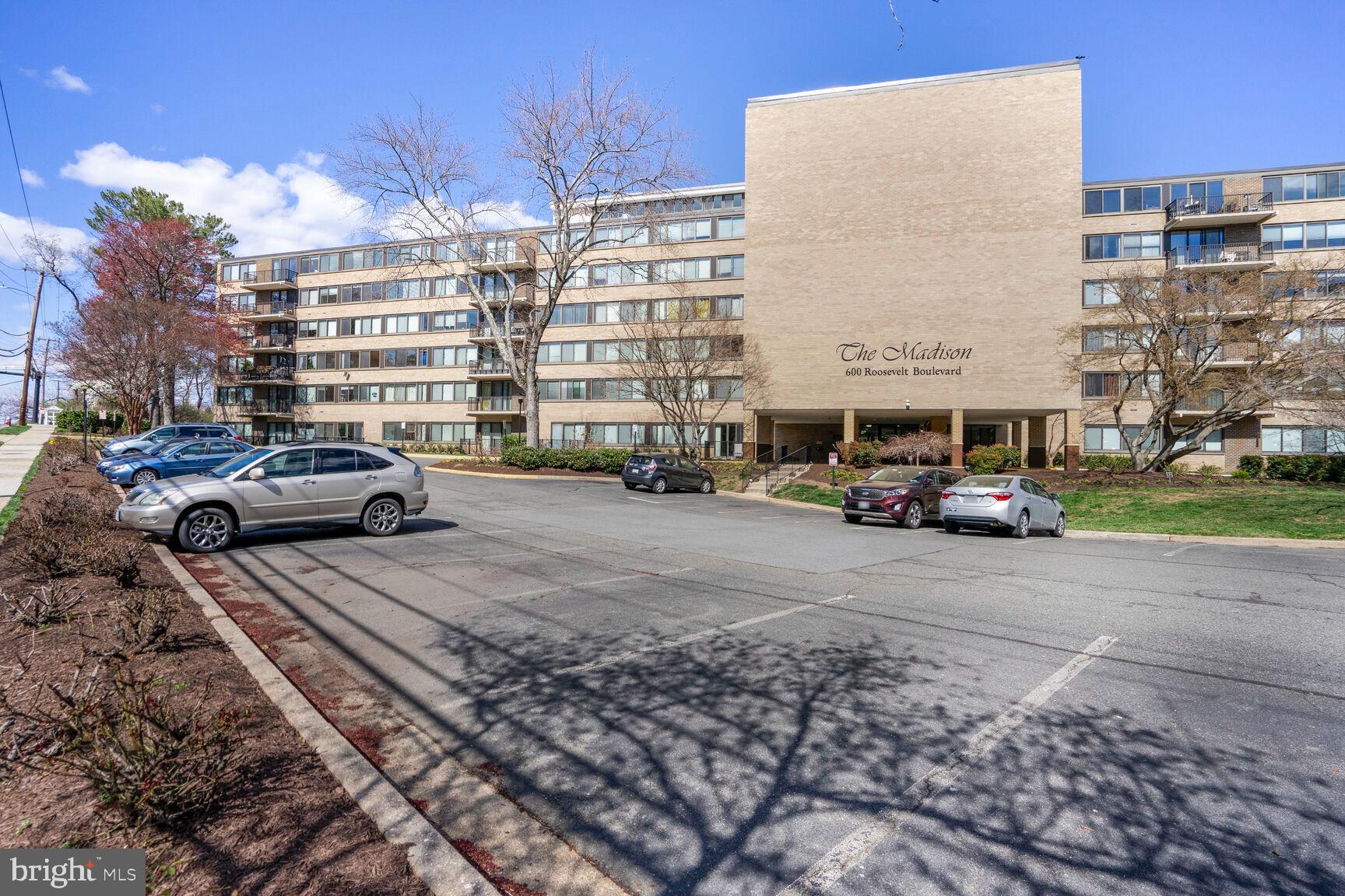 600 Roosevelt Blvd #412