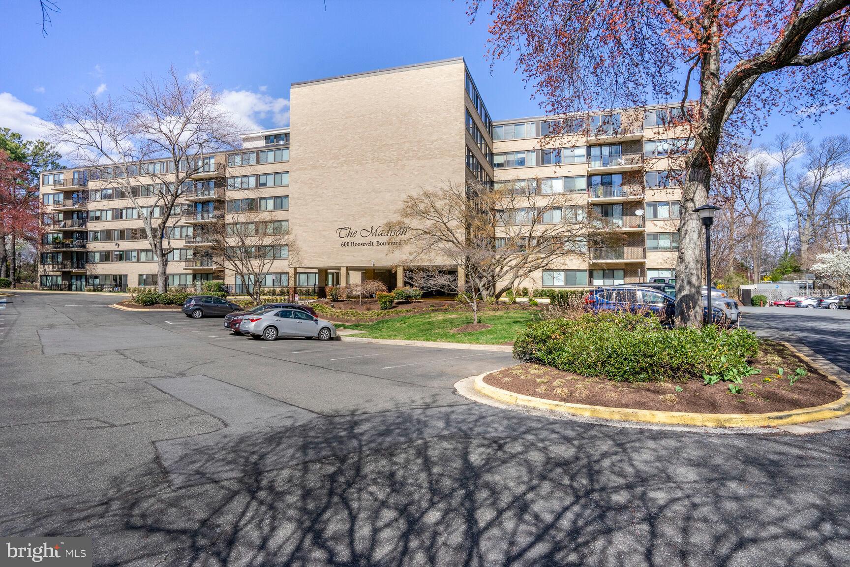 600 Roosevelt Blvd #412