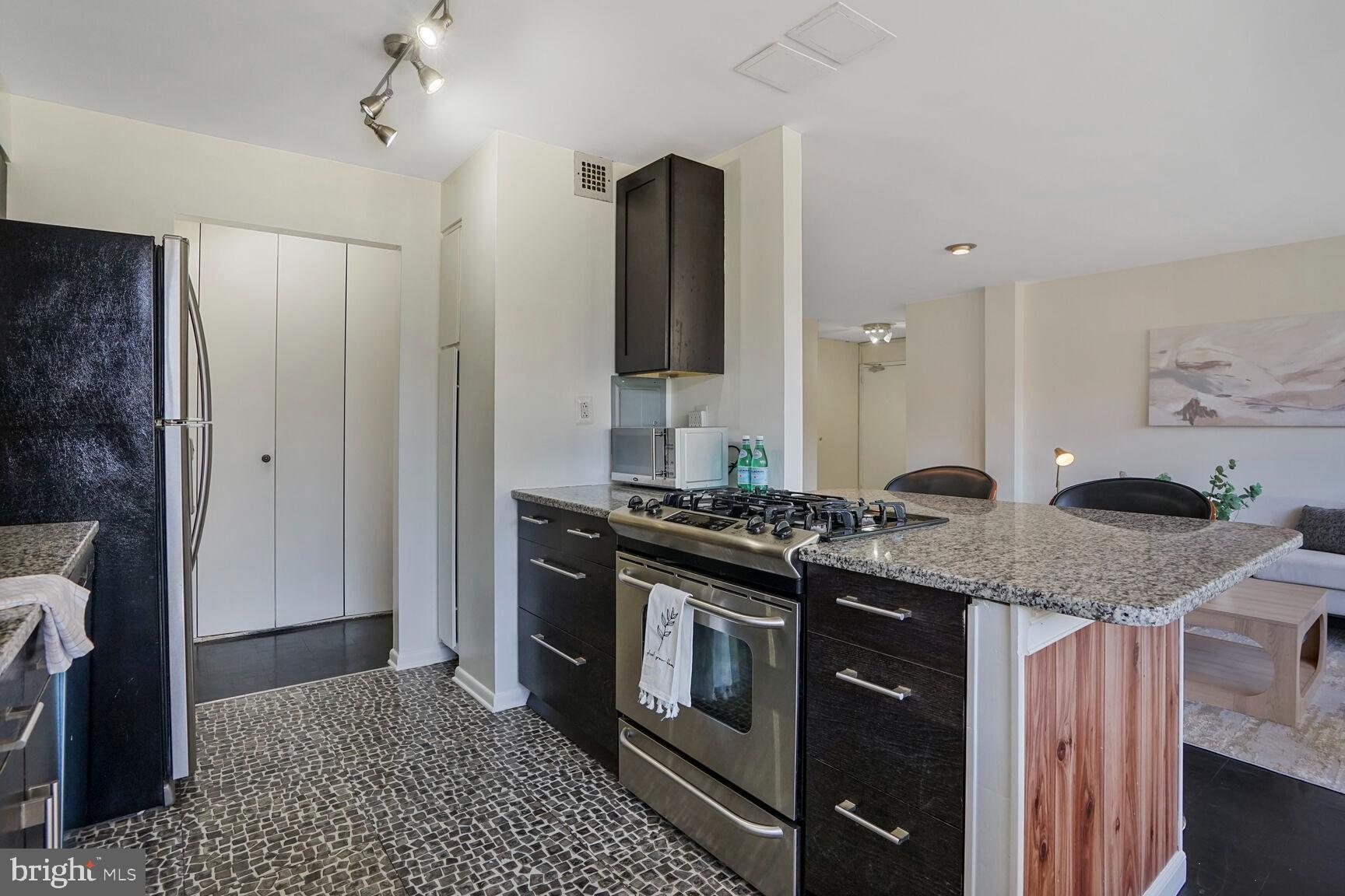 600 Roosevelt Blvd #412