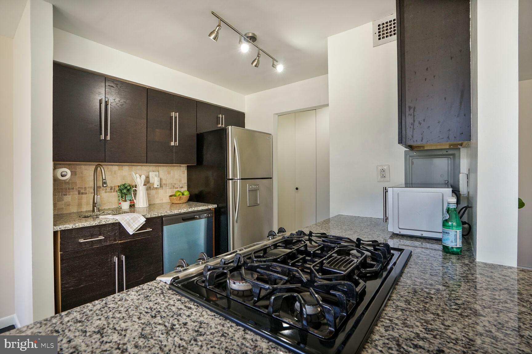 600 Roosevelt Blvd #412