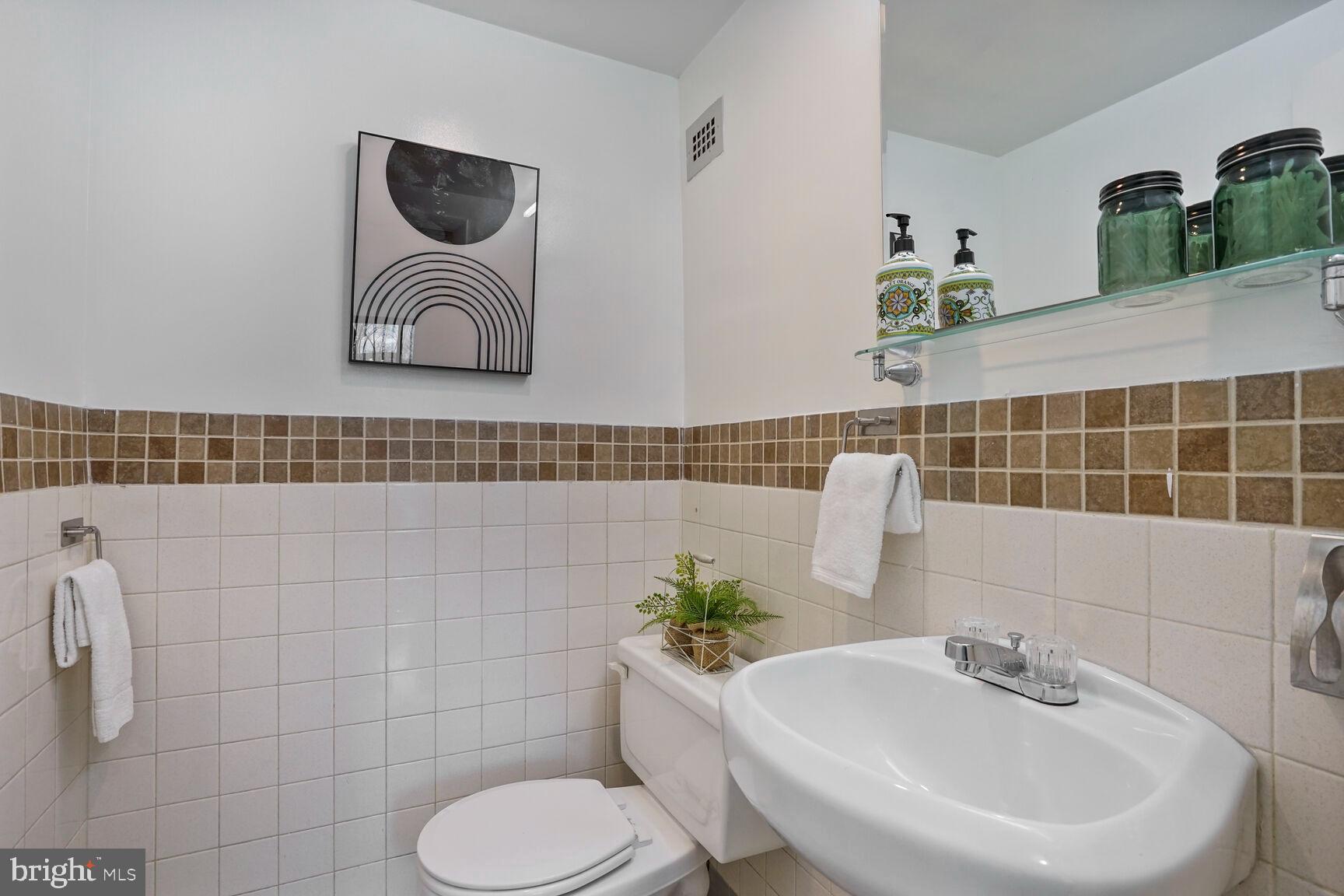 600 Roosevelt Blvd #412