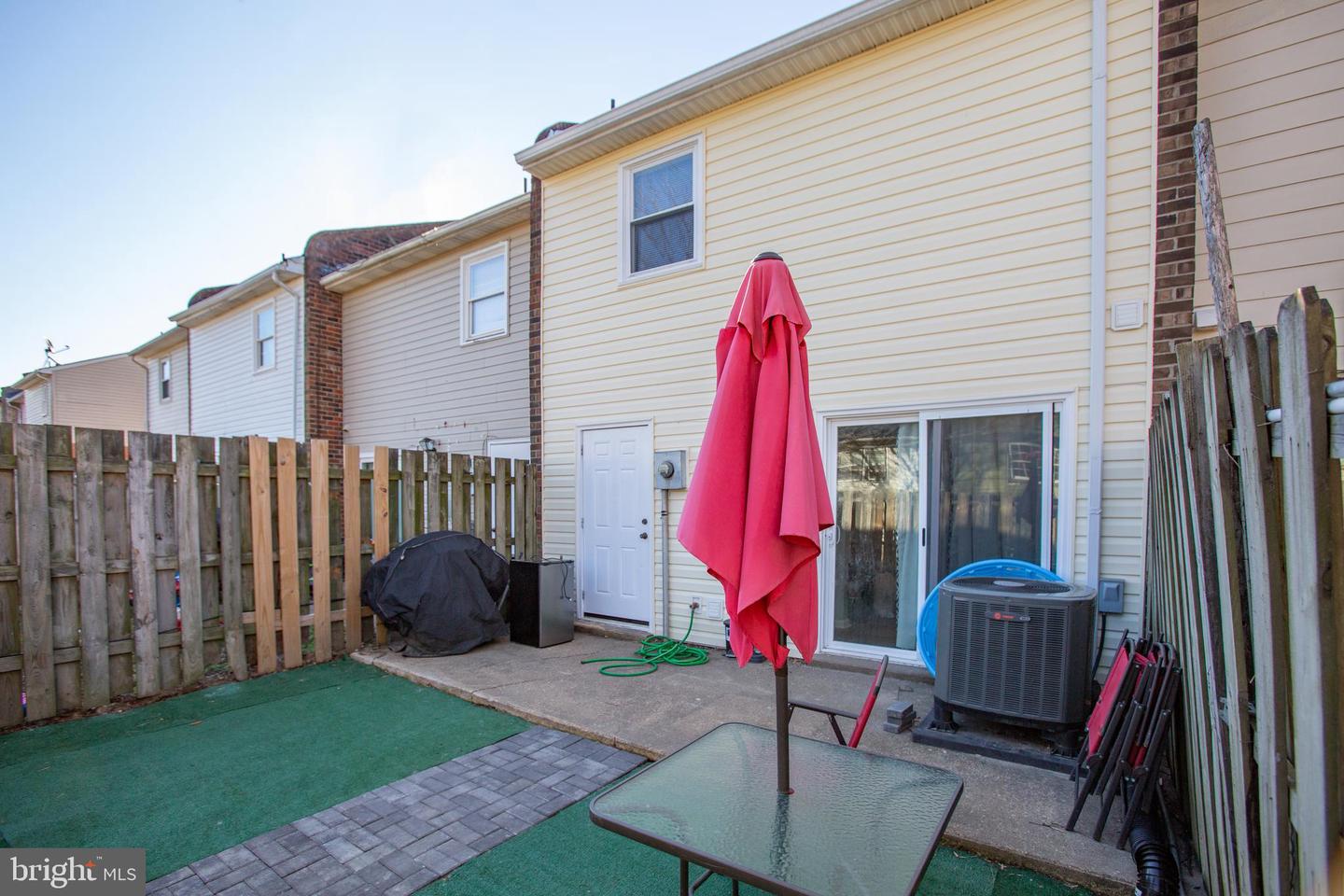 341 Brock SQUARE