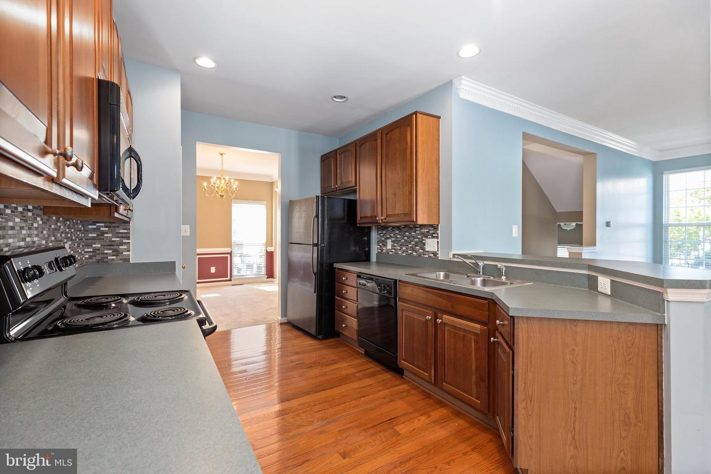 1207 Wright COURT