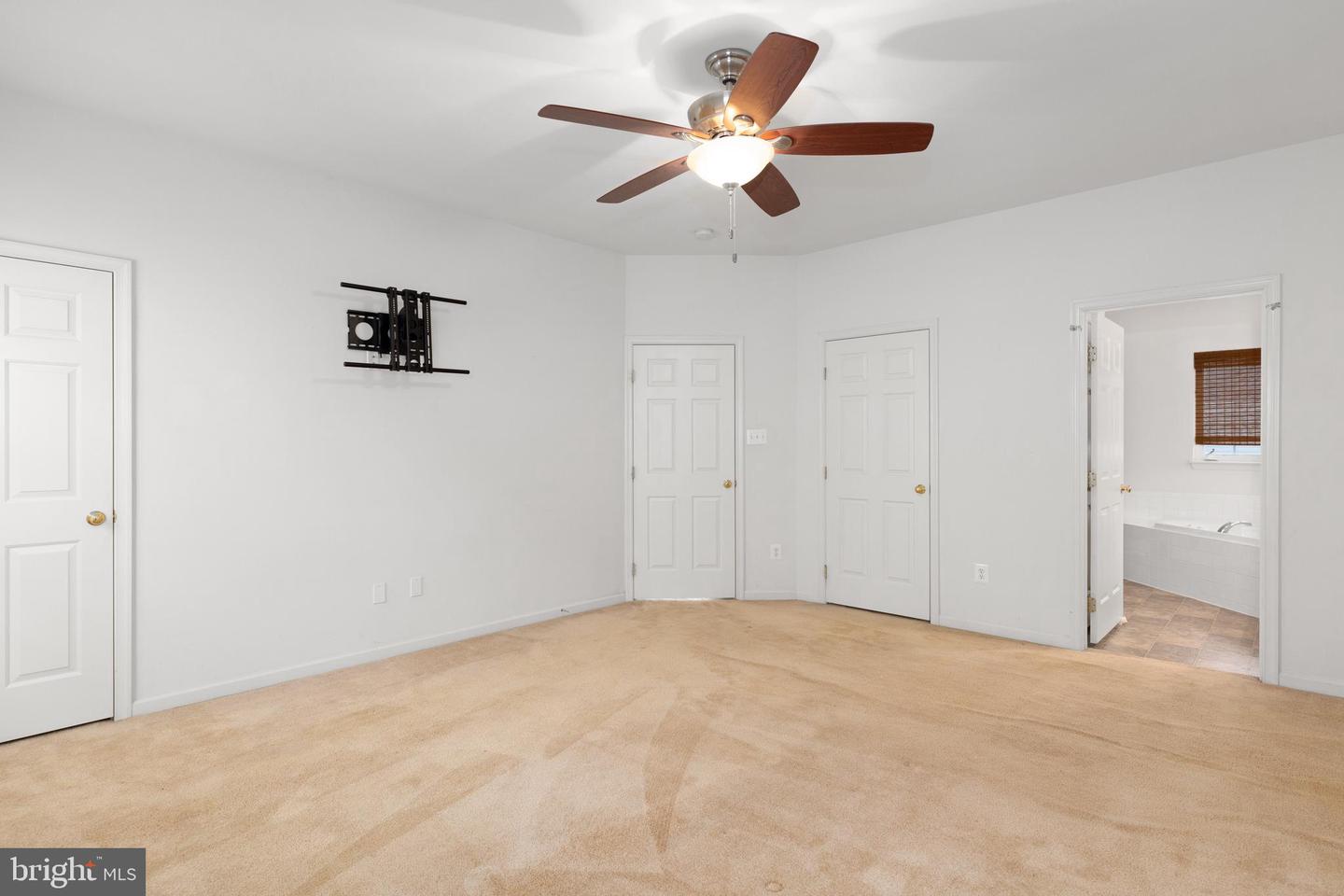 1207 Wright COURT