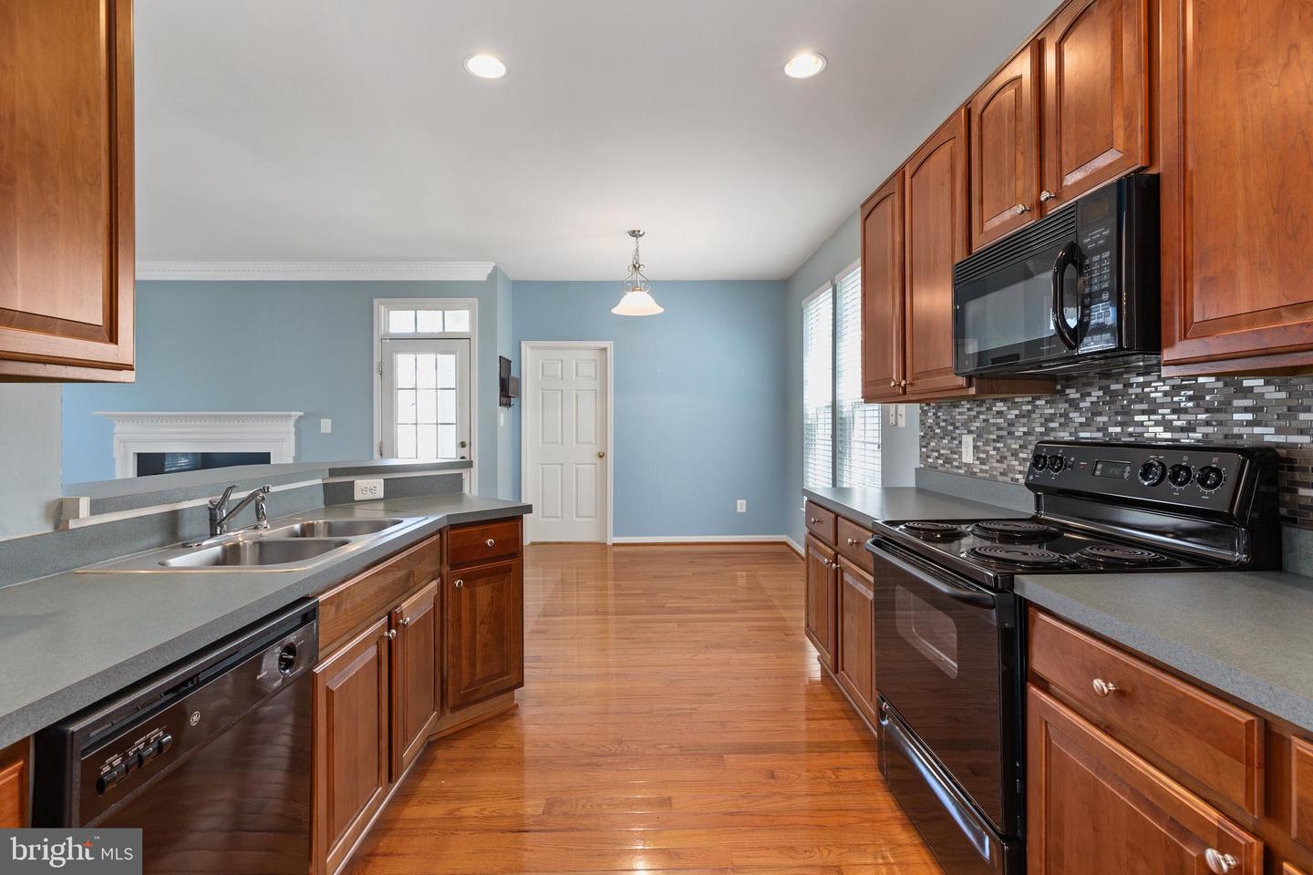 1207 Wright COURT