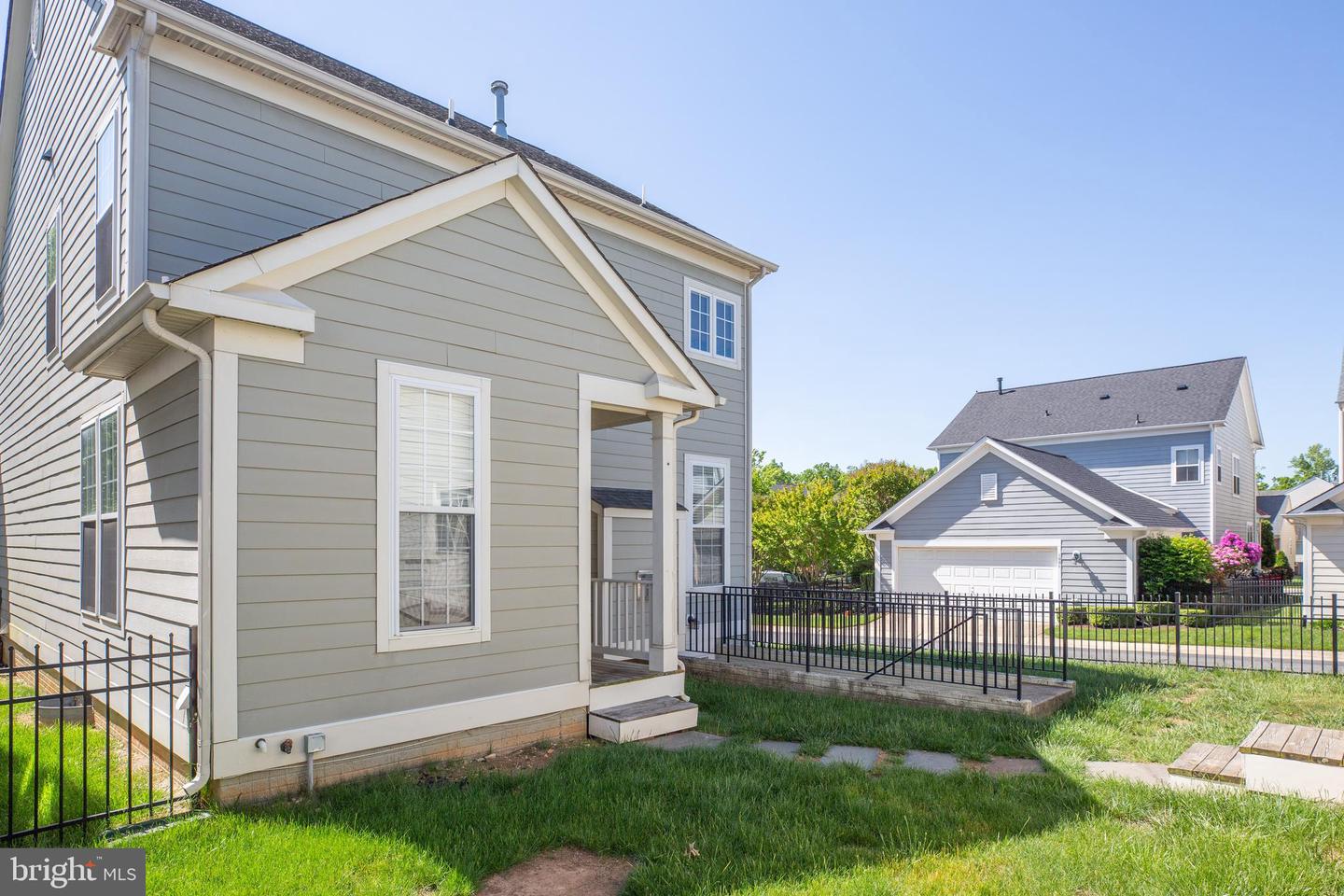 1207 Wright COURT