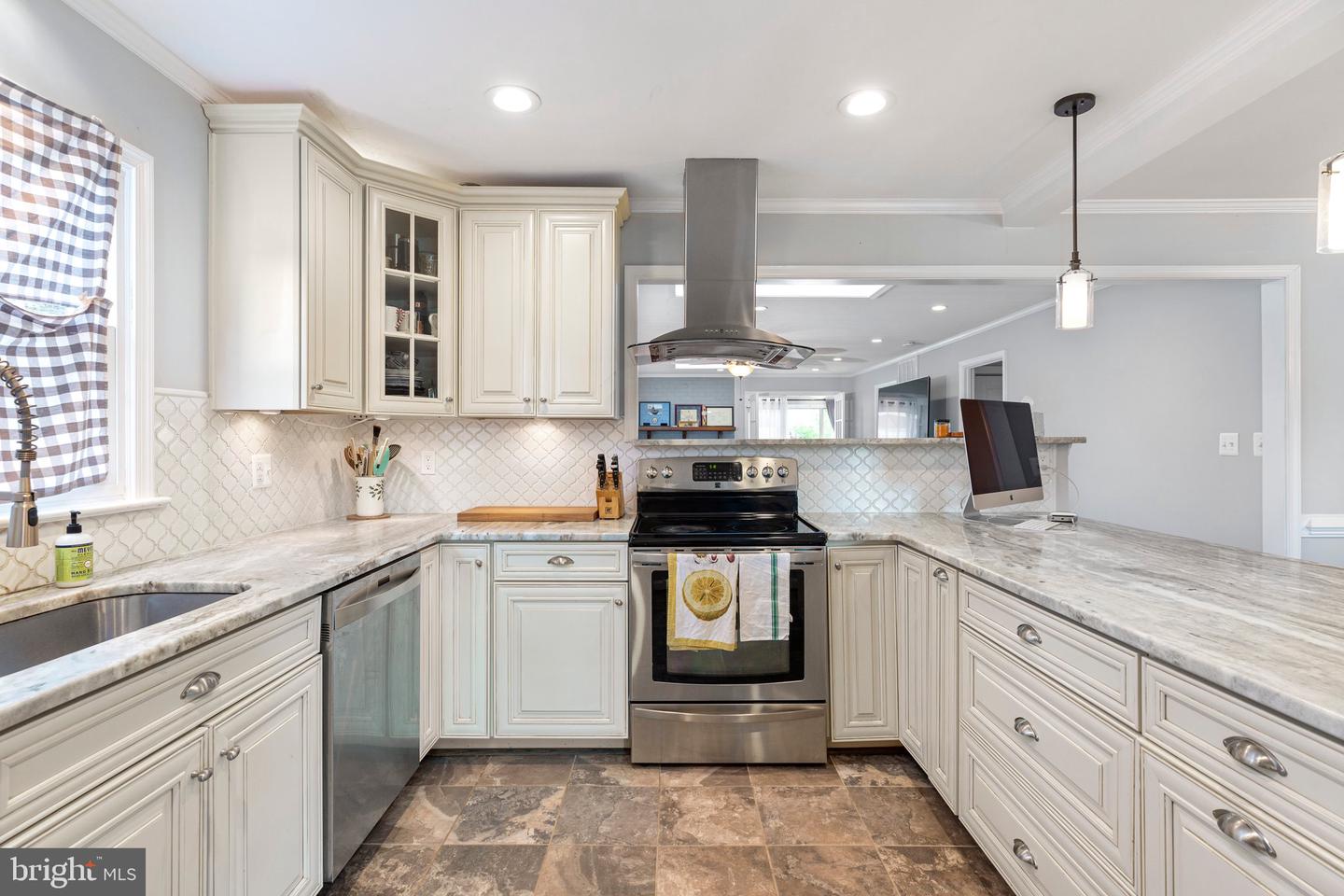 364 Riverside DRIVE