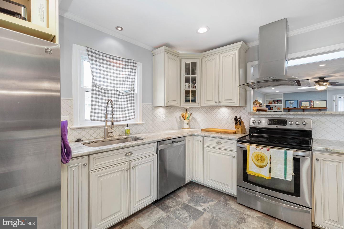 364 Riverside DRIVE