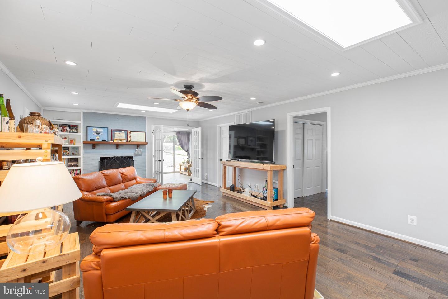 364 Riverside DRIVE