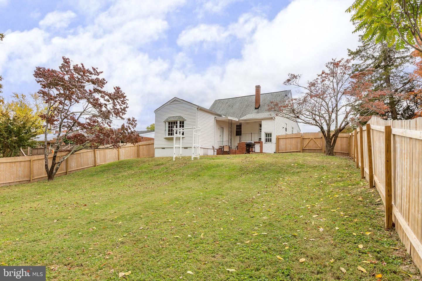 219 Hillcrest DRIVE
