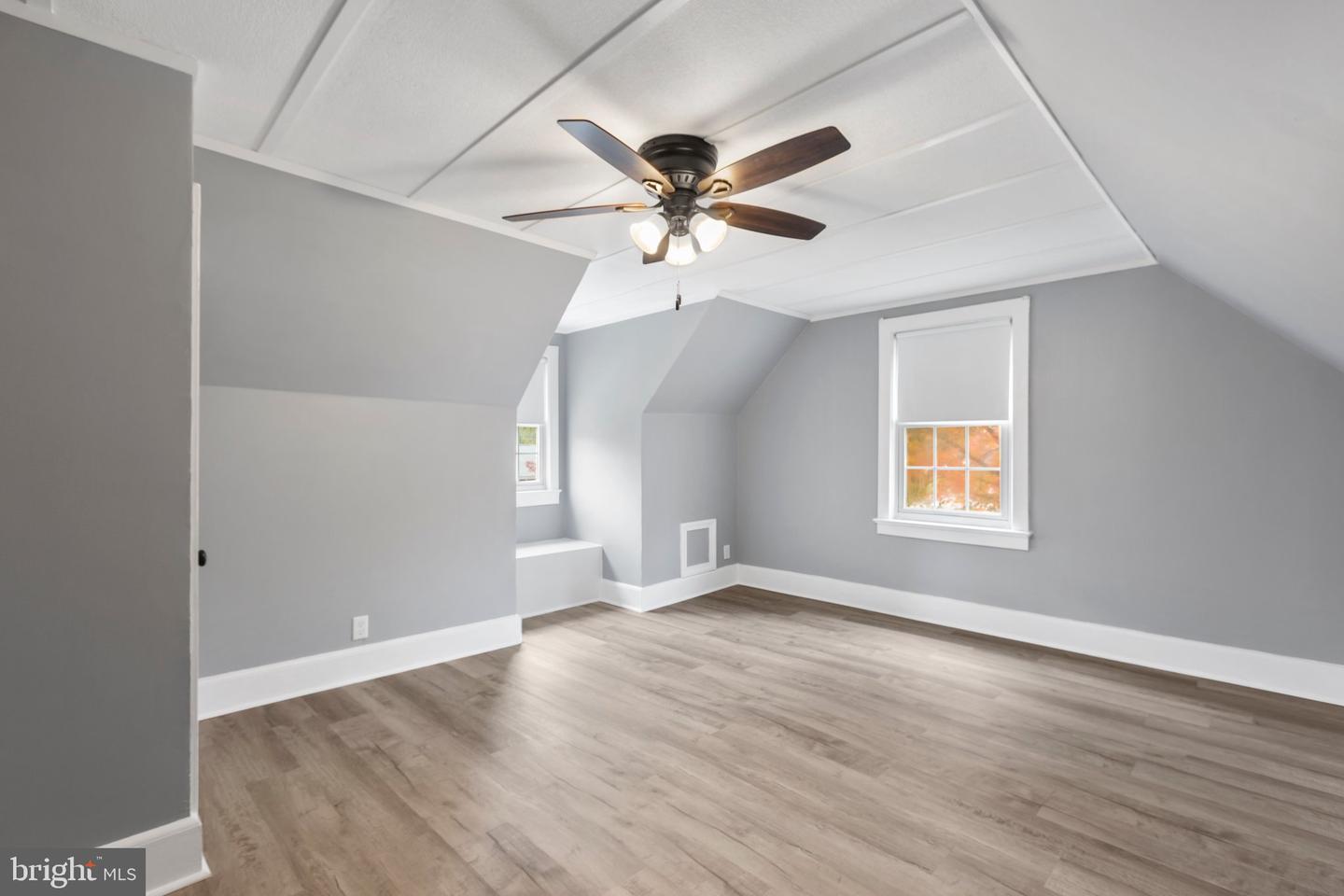 219 Hillcrest DRIVE