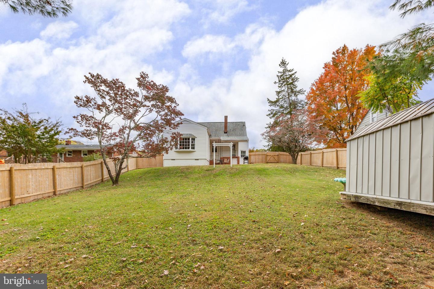 219 Hillcrest DRIVE